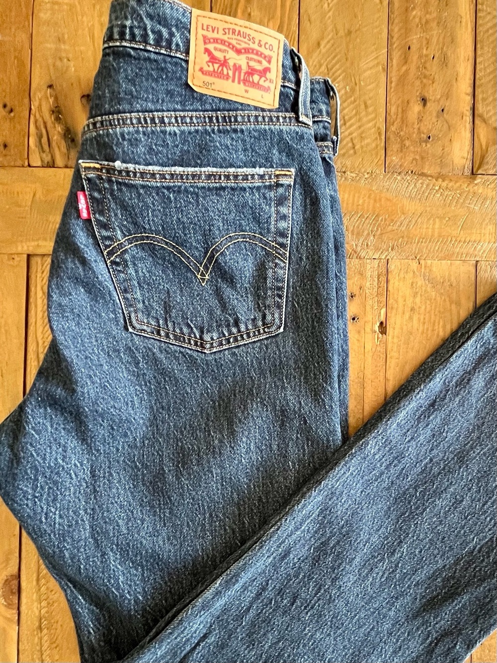Levi's 501 Original Women's Straight Leg High Rise Medium Wash Jeans 29 x 30